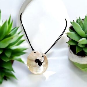 Vtg. Mother Of Pearl Choker Necklace